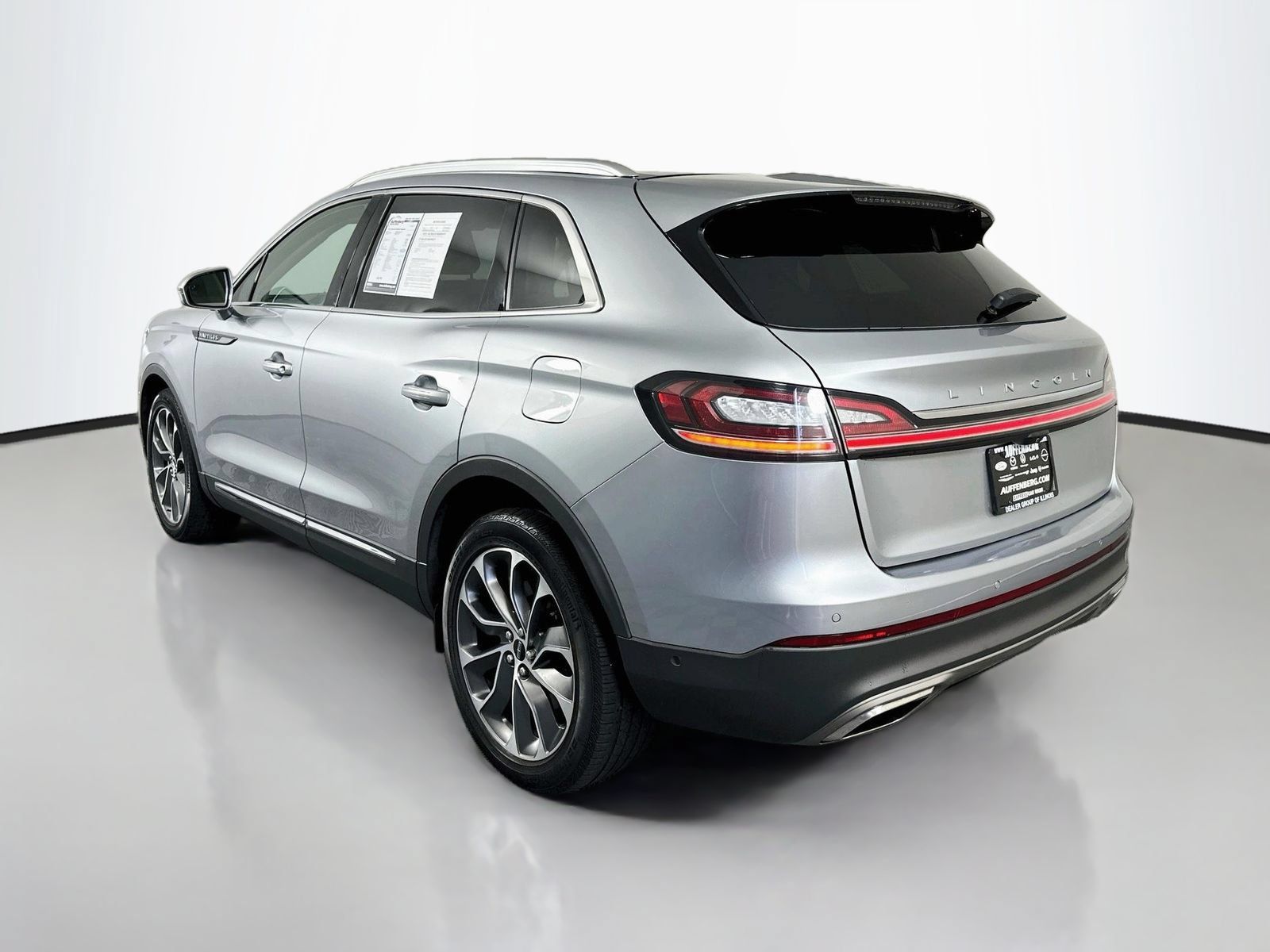 Used 2022 Lincoln Nautilus Reserve w/ Equipment Group 201A AWD/4WD image 5