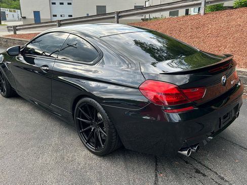 Used 2013 BMW M6 2dr Cpe w/ Executive Pkg image 3