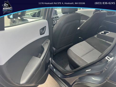 Used 2020 Hyundai Kona SE w/ Cargo Package image 12