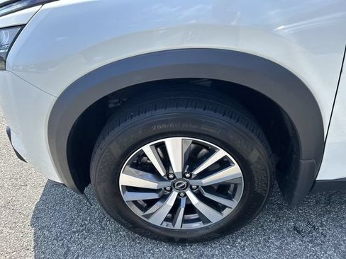 Certified 2024 Nissan Pathfinder SL AWD/4WD image 10