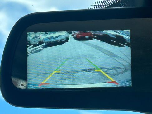 Used 2018 Dodge Journey SXT w/ Connectivity Group FWD image 14