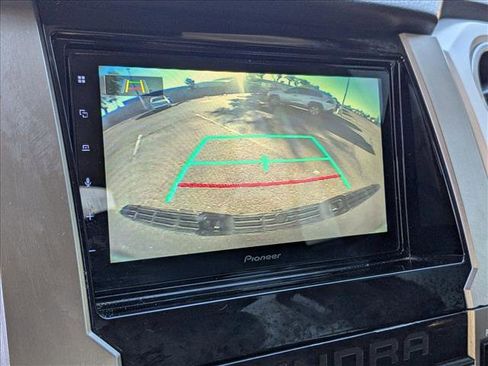 Used 2017 Toyota Tundra SR5 image 12