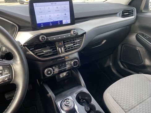 Used 2022 Ford Escape SE w/ Cold Weather Package image 22