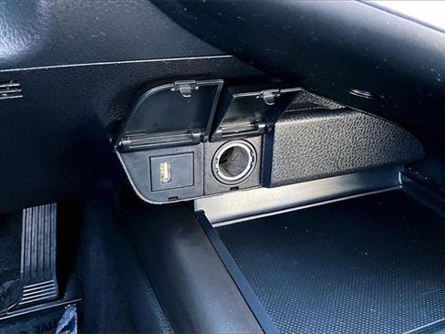 Used 2022 Toyota Camry SE image 15