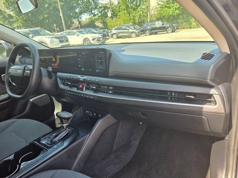Used 2025 Kia K4 FWD image 30