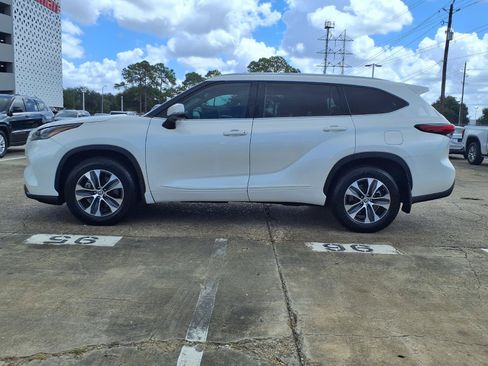 Used 2021 Toyota Highlander XLE FWD image 27
