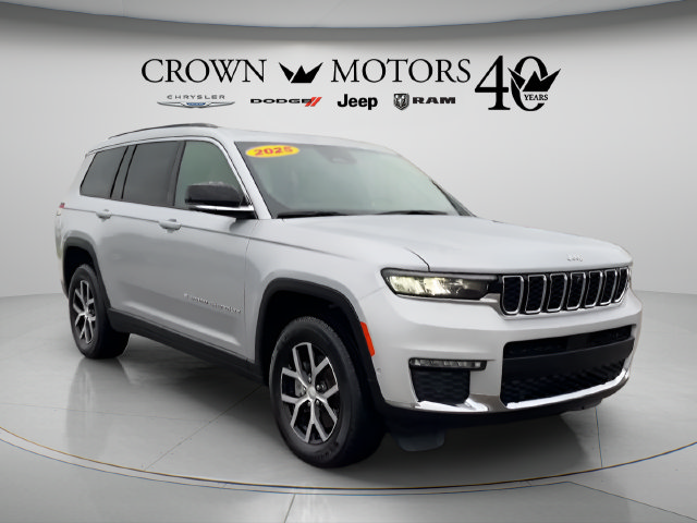 Used 2025 Jeep Grand Cherokee L Limited w/ Luxury Tech Group II AWD/4WD image 11
