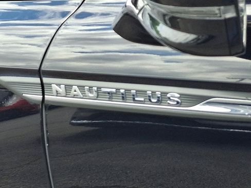 Certified 2023 Lincoln Nautilus Reserve AWD/4WD image 30