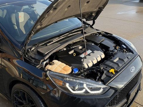Used 2017 Ford Focus ST image 35
