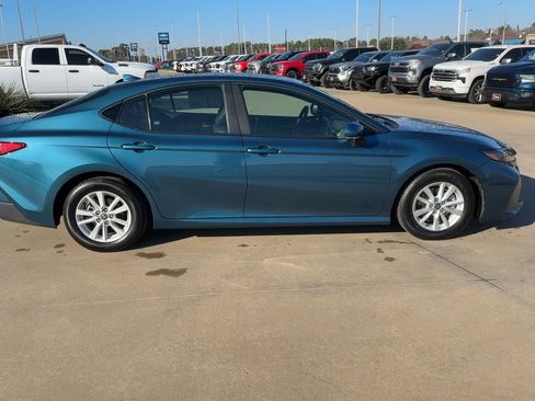 Used 2025 Toyota Camry LE image 2