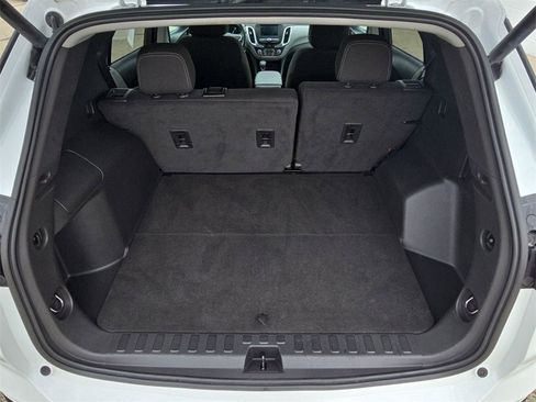 Used 2023 Chevrolet Equinox LT w/ Driver Convenience Package image 27