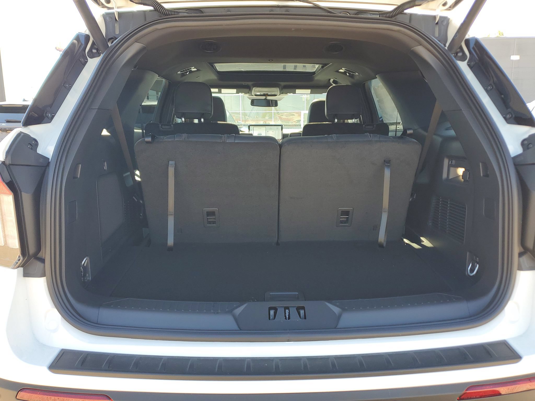 New 2027 Ford Explorer ST-Line w/ Premium Package AWD/4WD image 8