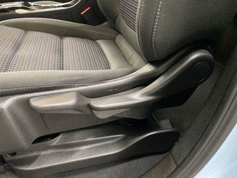 Used 2023 Chevrolet Bolt EUV LT image 15