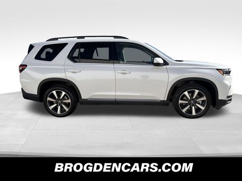 Used 2023 Honda Pilot Elite image 2