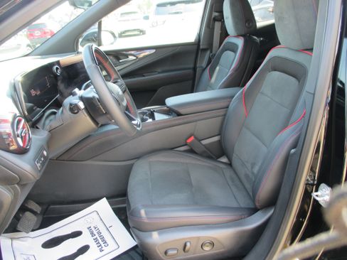 Used 2026 Chevrolet Blazer EV RS w/ Super Cruise Package AWD/4WD image 17