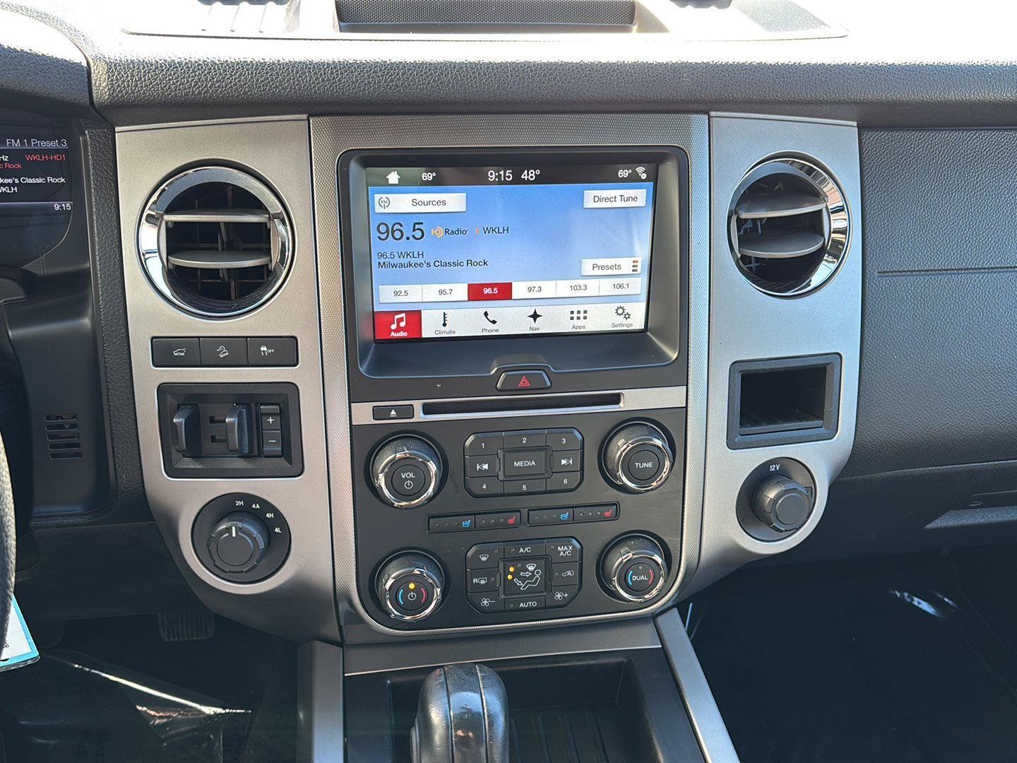Used 2017 Ford Expedition EL XLT w/ Equipment Group 202A AWD/4WD image 15