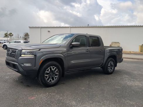 Certified 2024 Nissan Frontier SL w/ Technology Package image 8