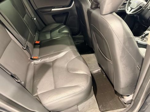 Used 2015 Volvo XC60 T6 Platinum FWD image 18