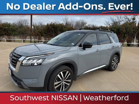 Used 2024 Nissan Pathfinder Platinum w/ Cargo Package image 1