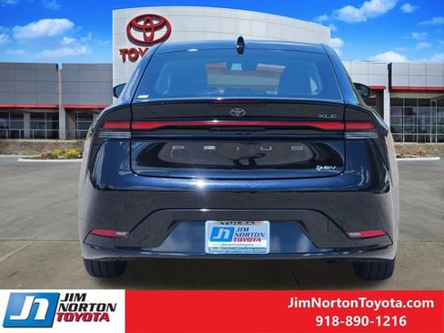 Used 2024 Toyota Prius XLE FWD image 6