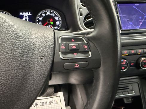 Used 2017 Volkswagen Tiguan Sport image 14