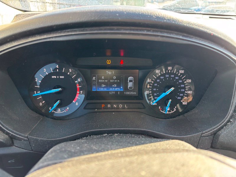 Used 2018 Ford Fusion SE w/ Equipment Group 201A FWD image 9