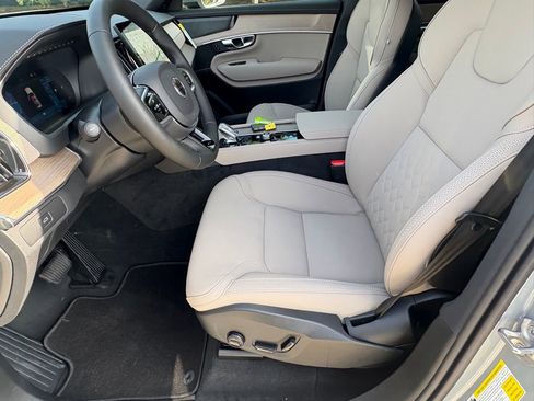 New 2026 Volvo XC90 B6 Plus w/ Protection Package Premier AWD/4WD image 18