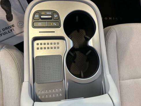 New 2026 Hyundai Ioniq 9 SE AWD/4WD image 47