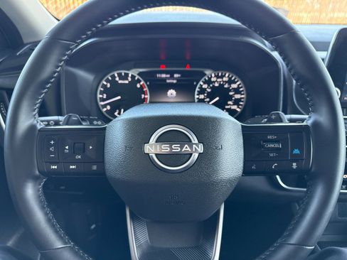 Used 2025 Nissan Rogue SV image 22