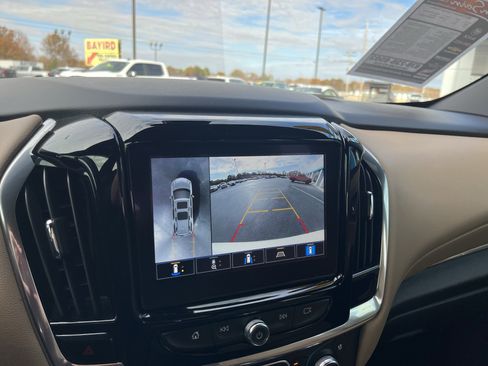 Used 2022 Chevrolet Traverse Premier image 14