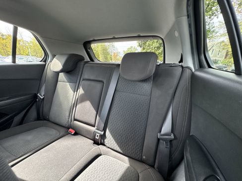 Used 2022 Chevrolet Trax LS w/ Tint and Cruise Package image 26