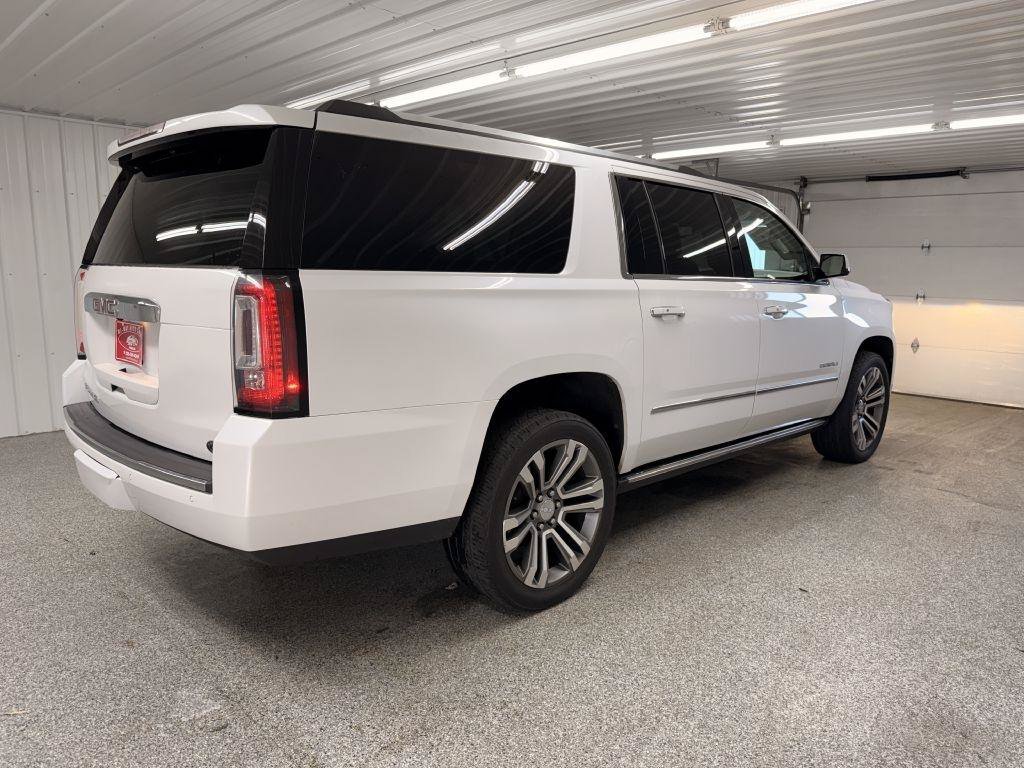 Used 2019 GMC Yukon XL Denali w/ Denali Ultimate Package AWD/4WD image 7