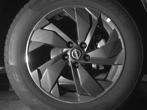 Used 2025 Nissan Rogue SV FWD image 13