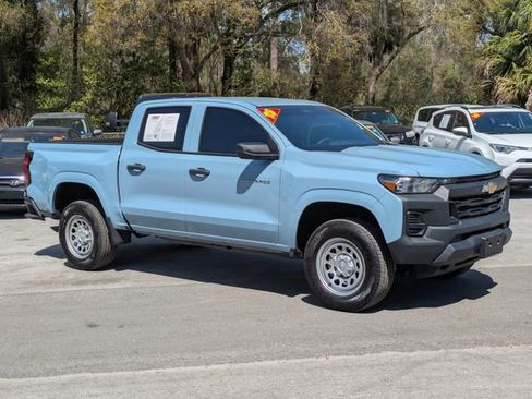 Used 2025 Chevrolet Colorado W/T image 2