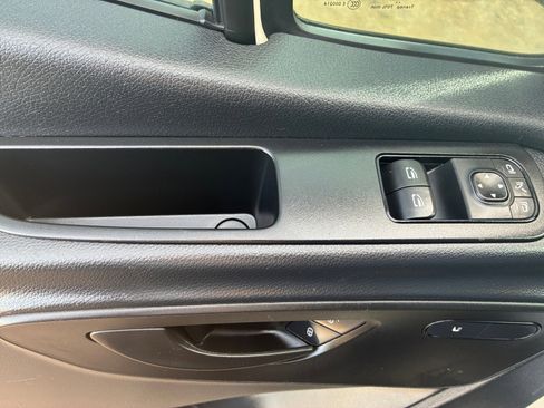 Used 2021 Mercedes-Benz Sprinter 2500 image 12