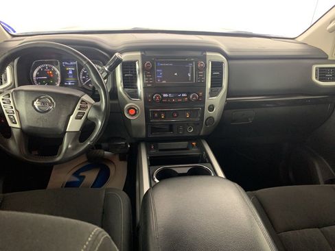 Used 2017 Nissan Titan SV image 33