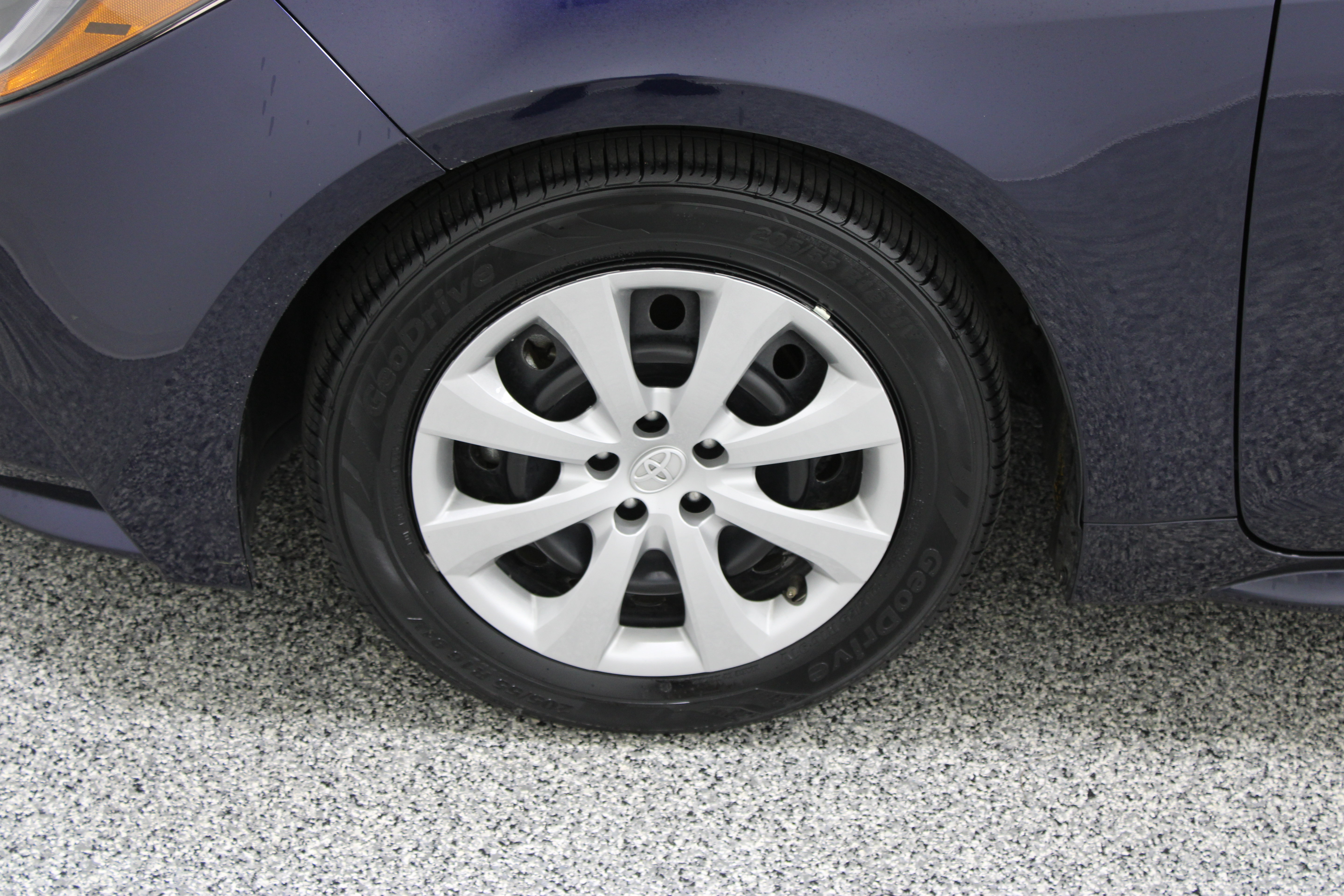 Used 2025 Toyota Corolla LE FWD image 11