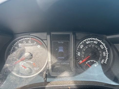 Used 2018 Toyota Tacoma SR w/ SR Convenience Package image 12