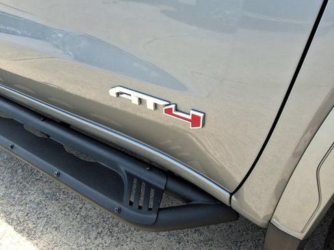 Used 2024 GMC Sierra 1500 AT4 w/ Technology Package AWD/4WD image 11