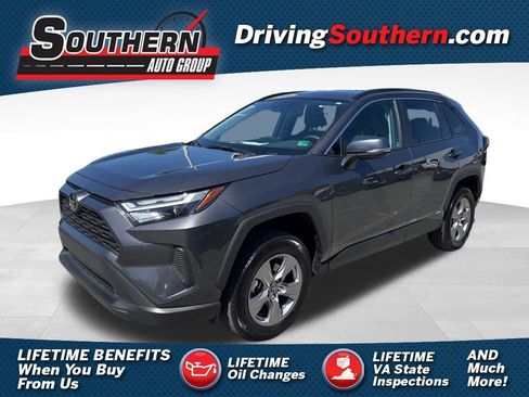 Used 2025 Toyota RAV4 XLE image 1
