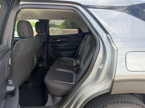 Used 2025 Chevrolet TrailBlazer LT AWD/4WD image 18