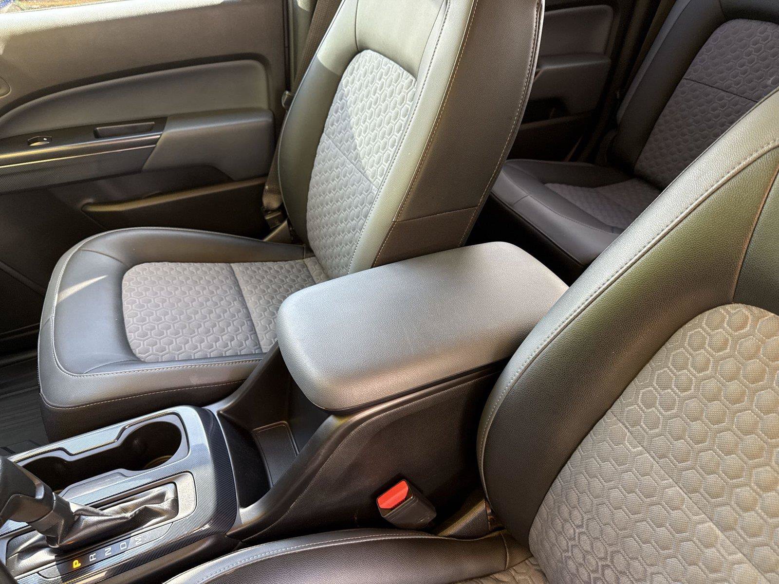 Used 2015 Chevrolet Colorado Z71 AWD/4WD image 24