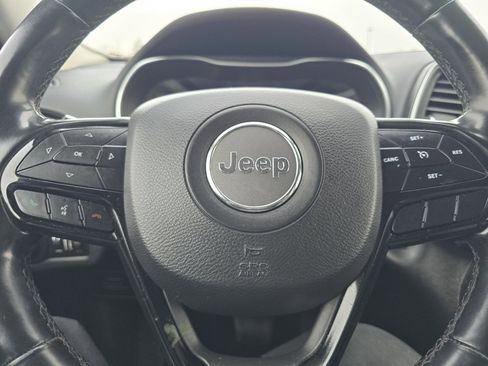Used 2019 Jeep Cherokee Latitude Plus image 25