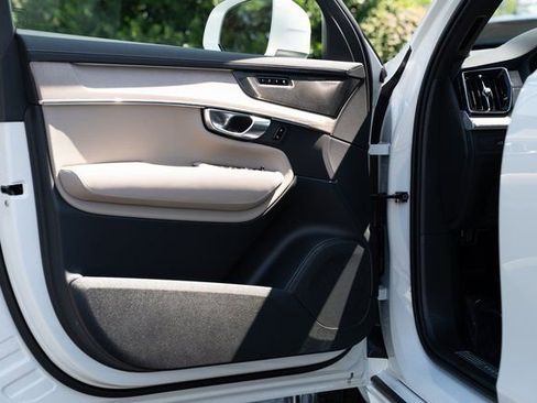 Used 2026 Volvo XC90 T8 Plus w/ Protection Package Premier image 31