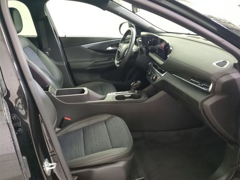 Used 2025 Buick Envista Preferred w/ Advanced Safety Package image 20