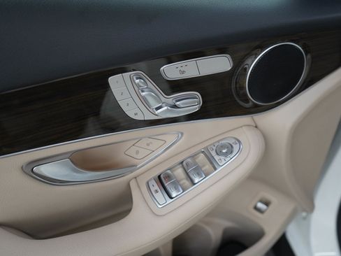 Used 2020 Mercedes-Benz GLC 300 4MATIC image 20