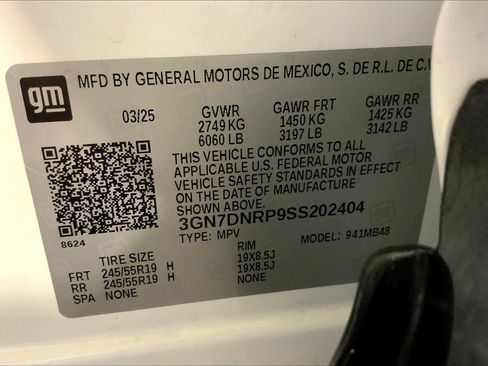 Used 2025 Chevrolet Equinox EV LT image 31