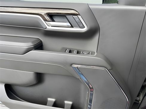 New 2025 GMC Sierra 1500 Elevation image 23