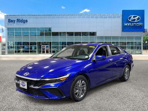 Used 2024 Hyundai Elantra SEL image 10