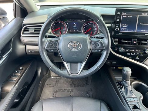 Used 2022 Toyota Camry XSE FWD image 13